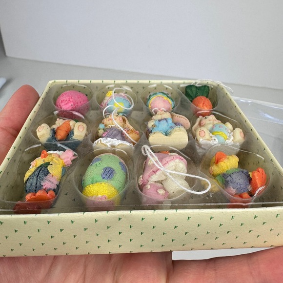 24 Vtg 1999 Spring Easter Small Resin Ornaments Gardening Grannycore Grandmacore - Picture 9 of 9
